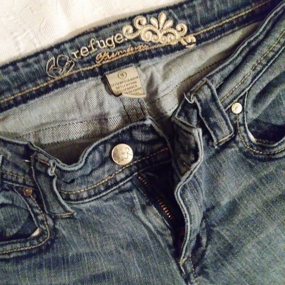Refuge Jeans size 9 w/ street style pocket detail - Picture 2 of 4